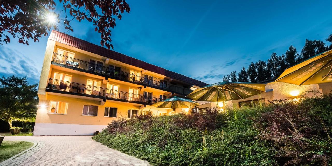 Osrodek Wypoczynkowy Karina Hotel Pszczew Exterior photo